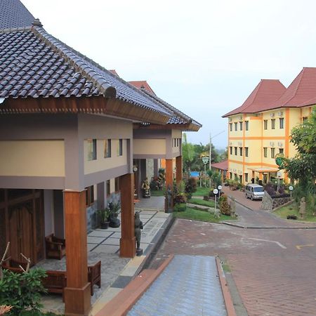 Ciptaningati Hotel Batu  Eksteriør bilde