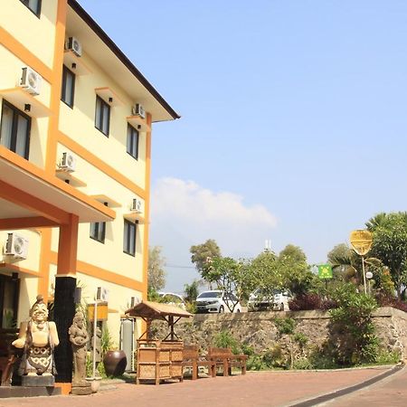 Ciptaningati Hotel Batu  Eksteriør bilde
