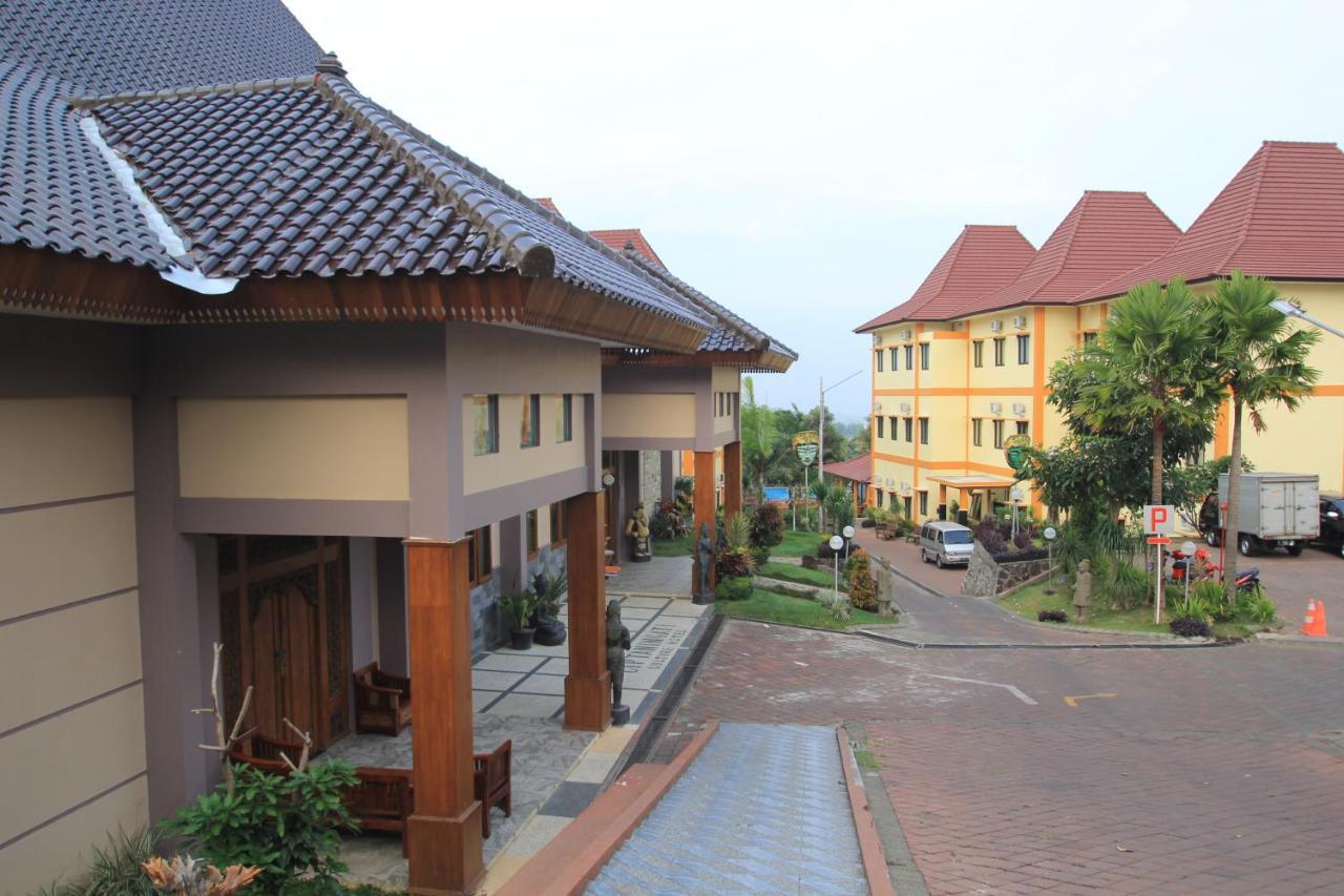 Ciptaningati Hotel Batu  Eksteriør bilde